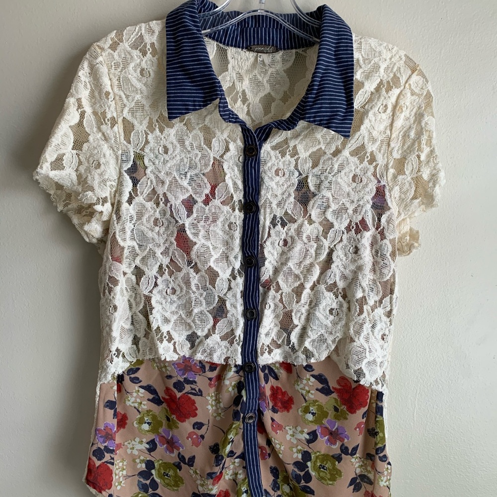 BKE Lace and floral button front blouse size L